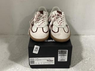 Lot 847  
            Chesterfield SR45 - Parcel Delivery Only 

                
ALOHAS TB.490 RIFLE GRAIN BURGANDY LEATHER SNEAKES UK SIZE 6 (LOCATION: I2)