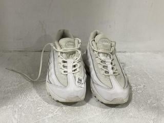 Lot 853  
            Chesterfield SR45 - Parcel Delivery Only 

                
NIKE AIR MAX 95 SNEAKER IN WHITE UK SIZE 6 (LOCATION: I2)