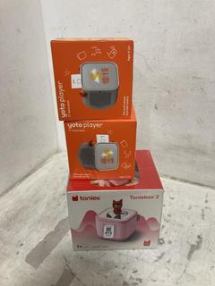 Lot 872  
            Chesterfield SR45 - Parcel Delivery Only 

                
3 X ASSORTED AUDIO PLAYERS FOR CHILDREN TO INCLUDE YOTO PLAYER 3RD GENERATOPM AUD...