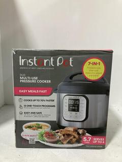 Lot 938  
            Chesterfield SR45 - Parcel Delivery Only 

                
INSTANT POT DUO MULTI-USE PRESSURE COOKER (LOCATION: I5)