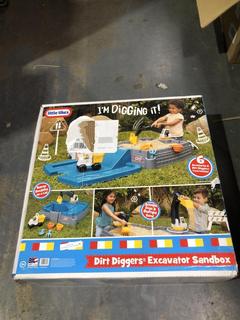 Lot 965  
            Chesterfield SR45 - Parcel Delivery Only 

                
LITTLE TYKES DIRT DIGGERS EXCAVATOR SANDBOX (LOCATION: I7)