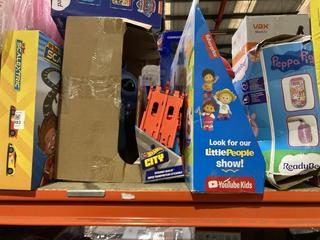 Lot 983  
            Chesterfield SR45 - Parcel Delivery Only 

                
6 X ASSORTED CHILDRENS TOYS TO INCLUDE HOT WHEELS CITY SPEEDWAY HAULER (LOCATION:...