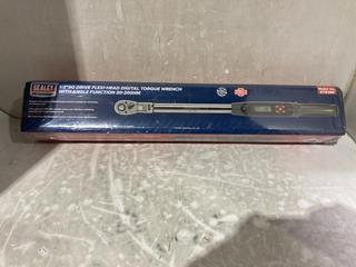 Lot 984  
            Chesterfield SR45 - Parcel Delivery Only 

                
SEALEY PREMIER 1/2" DRIVE FLEXIHAD DIGITAL TORQUE WRENCH WITH ANGLE FUNCTION ORIG...