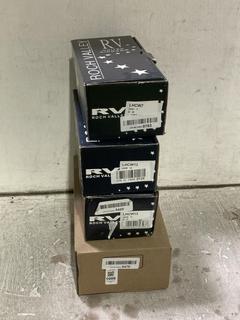 Lot 1008  
            Chesterfield SR44 - Parcel Delivery Only 

                
4 X ASSORTED SHOES TO INCLUDE ROCH VALLEY DANCING SHOES SIZE 24 (LOCATION: I1)