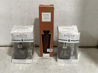 Lot 1013  
            Chesterfield SR44 - Parcel Delivery Only 

                
3 X ASSORTED ITEMS TO INCLUDE DESIRE COCOA AND CASHMERE BOUTIQUE DIFFUSER (LOCATI...