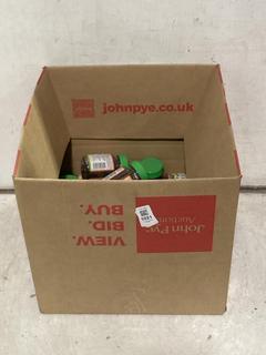 Lot 1021  
            Chesterfield SR44 - Parcel Delivery Only 

                
20 X TUBS OF 30 SOFTIES HALIBORANGE MR.MEN LITTLE MISS MULTIVITAMINS FOR AGES 3-7...