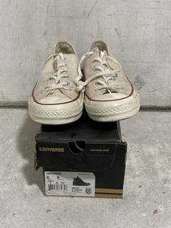 Lot 1029  
            Chesterfield SR44 - Parcel Delivery Only 

                
CONVERSE ALL STAR CLASSIC SNEAKERS IN OFF WHITE UK SIZE 7 TO INCLUDE CONVERSE ALL...