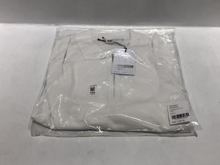 Lot 104  
            Chesterfield SR44 - Parcel Delivery Only 

                
RANDOM IDENTITIES OVERSIZED CUT POLO IN WHITE SIZE M - ORIGINAL RRP £205 (LOCATIO...
