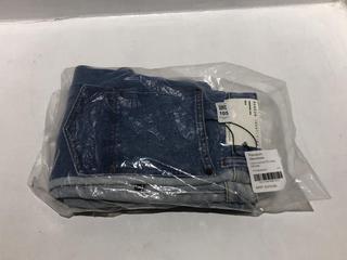 Lot 105  
            Chesterfield SR44 - Parcel Delivery Only 

                
RANDOM IDENTITIES HIGH WAISTED 90S DENIM JEANS IN STONEWASH SIZE 25 - ORIGINAL RR...