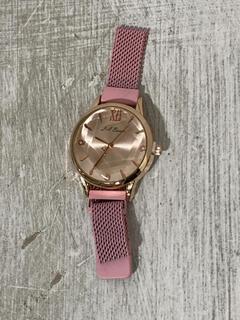 Lot 1077  
            Chesterfield SR44 - Parcel Delivery Only 

                
WOMENS LA BANUS WATCH - ROSE GOLD FACE - PINK MESH STRAP (LOCATION: J1)