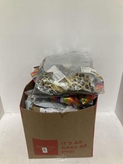 Lot 1126  
            Chesterfield SR44 - Parcel Delivery Only 

                
BOX OF ASSORTED ITEMS TO INCLUDE TECTAKE CARDINAL/PRIEST COSTUME (LOCATION: I4)