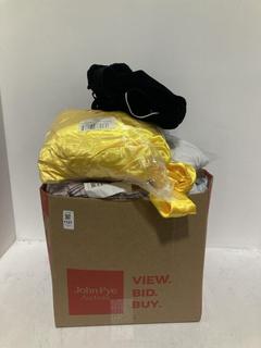 Lot 1127  
            Chesterfield SR44 - Parcel Delivery Only 

                
BOX OF ASSORTED ITEMS TO INCLUDE TECTAKE PRINCESS COSTUME IN YELLOW SIZE XXL (LOC...