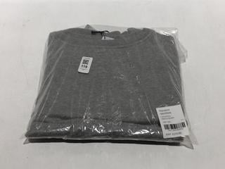 Lot 119  
            Chesterfield SR44 - Parcel Delivery Only 

                
RANDOM IDENTITIES CROPPED SWEATSHIRT IN GREY MEL SIZE S - ORIGINAL RRP £270 (LOCA...