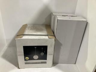 Lot 1213  
            Chesterfield SR44 - Parcel Delivery Only 

                
3 X ASSORTED HOME LIGHT TO INCLUDE GLOBO HANGING LIGHT SHADE IN TRANSPARENT (LOCA...