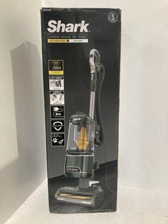 Lot 1219  
            Chesterfield SR44 - Parcel Delivery Only 

                
SHARK CORDED PET MODEL ANIT-HAIR WRAP VACUUM - ORIGINAL RRP £299 (LOCATION: I7)