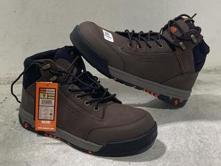 Lot 1243  
            Chesterfield SR44 - Parcel Delivery Only 

                
SCRUFFS SWITCHBACK 3 SAFETY BOOTS IN SUEDE BROWN UK SIZE 7 (LOCATION: I8)