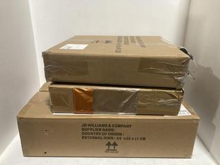 Lot 1267  
            Chesterfield SR44 - Parcel Delivery Only 

                
4 X ASSORTED ITEMS TO INCLUDE GREY GLITTER PRE LIT WREATH (LOCATION: H1)