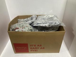 Lot 1285  
            Chesterfield SR44 - Parcel Delivery Only 

                
BOX OF ASSORTED BEDDING TO INCLUDE SINGLE FLOWER PATTERN BED SHEET IN WHITE/BLACK...