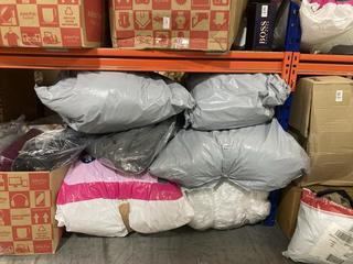 Lot 1288  
            Chesterfield SR44 - Parcel Delivery Only 

                
6 X ASSORTED BEDDING TO INCLUDE SILENTNIGHT ULTRABOUNCE 6 PILLOWS (LOCATION: H1)