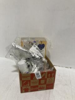 Lot 1299  
            Chesterfield SR44 - Parcel Delivery Only 

                
BOX OF ASSORTED BEAUTY ITEMS TO INCLUDE ULTRASUN FACE MOISTURISER 50 SPF (LOCATIO...