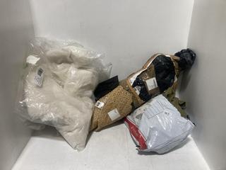 Lot 1303  
            Chesterfield SR44 - Parcel Delivery Only 

                
3 X ASSORTED ITEMS TO INCLUDE LARGE BLANKET IN GREEN (LOCATION: H2) (NO CODE )