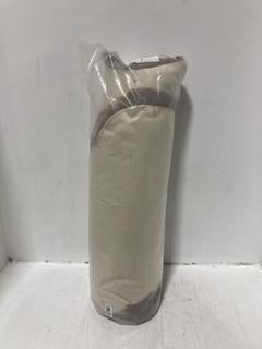 Lot 1314  
            Chesterfield SR44 - Parcel Delivery Only 

                
FAUX RUG IN WHITE (NO CODE) (LOCATION: H3)