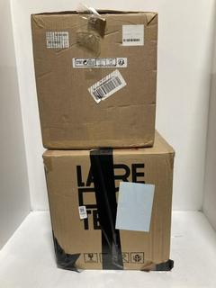 Lot 1333  
            Chesterfield SR44 - Parcel Delivery Only 

                
VASE IN BLACK/ WHITE TO INCLUDE BASKET WITH LID IN NATURAL (LOCATION: H4) (NO CODE )