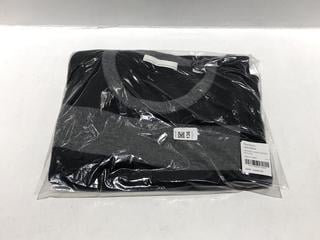 Lot 136  
            Chesterfield SR44 - Parcel Delivery Only 

                
RANDOM IDENTITIES MORSE CODE SHORT SLEEVE IN GREY/BLACK SIZE M UK - ORIGINAL RRP ...