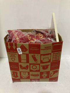 Lot 1430  
            Chesterfield SR44 - Parcel Delivery Only 

                
ASSORTED BOX OF ITEMS TO INCLUDE - 6 RED STOCKINGS IN RED FILLED WITH BATH BOMBS ...