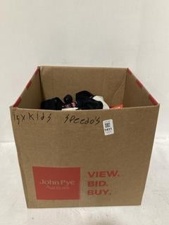 Lot 1431  
            Chesterfield SR44 - Parcel Delivery Only 

                
ASSORTED BOX OF SWIM WEAR/ SPORTS WEAR TO INCLUDE SPEEDO SWIMWEAR TOP - SIZE 15/1...