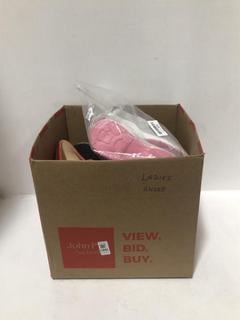 Lot 1442  
            Chesterfield SR44 - Parcel Delivery Only 

                
BOX OF ASSORTED WOMEN'S SHOES TO INCLUDE ZITOP MESH TRAINERS IN LIGHT GREY/PINK U...