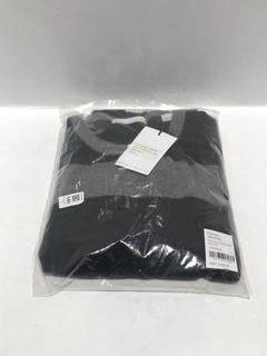 Lot 145  
            Chesterfield SR44 - Parcel Delivery Only 

                
RANDOM IDENTITIES MORSE CODE SHORT SLEEVE IN GREY/BLACK SIZE L UK - ORIGINAL RRP ...
