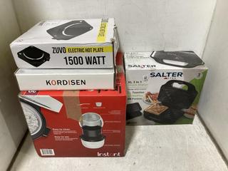Lot 1479  
            Chesterfield SR44 - Parcel Delivery Only 

                
4 X ASSORTED KITCHEN APPLIANCE TO INCLUDE SALTER XL 3-IN-1 SNACK TOASTIE MAKER (L...
