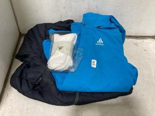 Lot 1481  
            Chesterfield SR44 - Parcel Delivery Only 

                
BERGHAUS ZIP PUFFER COAT IN NAVY UK SIZE SMALL TO INCLUDE ODLO ZIP RAIN COAT IN B...