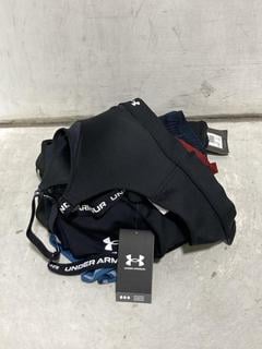 Lot 1485  
            Chesterfield SR44 - Parcel Delivery Only 

                
QTY OF ASSORTED UNDER ARMOUR CLOTHING TO INCLUDE WOMENS UNDER ARMOUR SPORTS PADDE...