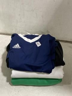Lot 1486  
            Chesterfield SR44 - Parcel Delivery Only 

                
QTY OF ASSORTED ADIDAS ADULTS CLOTHING TO INCLUDE ADIDAS MESH SWIM SHORTS IN BLAC...