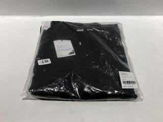 Lot 148  
            Chesterfield SR44 - Parcel Delivery Only 

                
RANDOM IDENTITIES OVERSIZED POLO IN BLACK SIZE M - ORIGINAL RRP £205 (LOCATION: L6)