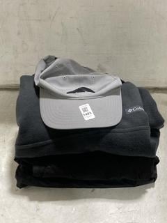 Lot 1493  
            Chesterfield SR44 - Parcel Delivery Only 

                
QTY OF ASSORTED ADULTS BRANDED CLOTHING TO INCLUDE ADIDAS ADJUSTABLE CAP IN GREY ...