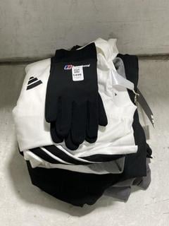 Lot 1496  
            Chesterfield SR44 - Parcel Delivery Only 

                
5 X ASSORTED ADULTS BRANDED CLOTHING TO INCLUDE ADIDAS STRIPE-SLEEVE SHIRT IN WHI...