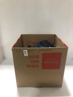 Lot 1516  
            Chesterfield SR44 - Parcel Delivery Only 

                
15 X ASSORTED ADULTS SPEEDO SWIMWEAR TO INCLUDE SPEEDO FULL BODY ZIP SWIMSUIT IN ...