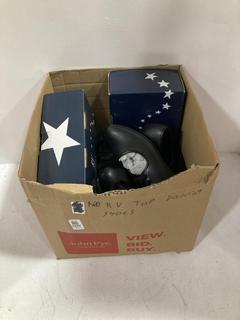 Lot 1527  
            Chesterfield SR44 - Parcel Delivery Only 

                
BOX OF ASSORTED KINDS DANCING SHOES TO INCLUDE RV LHCW13 JUNIOR DANCING SHOES IN ...