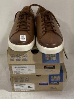 Lot 1548  
            Chesterfield SR44 - Parcel Delivery Only 

                
3 X ASSORTED ADULTS SHOES TO INCLUDE CLARKS MENS LEATHER SHOES IN TAN UK SIZE 11 ...