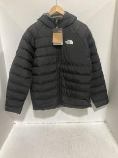 Lot 1553  
            Chesterfield SR44 - Parcel Delivery Only 

                
2 X ASSORTED ITEMS- TO INCLUDE- NORTH FACE- BLACK PUFFER STYLE JACKET WITH GREY L...