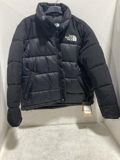 Lot 1569  
            Chesterfield SR44 - Parcel Delivery Only 

                
THE NORTH FACE PADDED COAT IN BLACK SIZE XL (LOCATION: G3)