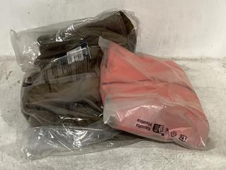 Lot 1574  
            Chesterfield SR44 - Parcel Delivery Only 

                
2X ITEMS TO INCLUDE- 1X NORTH FACE SUMMIT SERIES FLEECE- SIZE SMALL- COLOUR ORANG...
