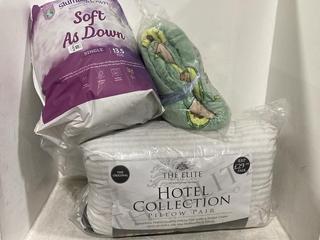 Lot 1576  
            Chesterfield SR44 - Parcel Delivery Only 

                
3 X ASSORTED BEDDING TO INCLUDE STRIPED PILLOW IN WHITE (LOCATION: G3)