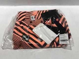 Lot 157  
            Chesterfield SR44 - Parcel Delivery Only 

                
WE 11 DONE NEON ORANGE ALL OVER POLO SIZE S - ORIGINAL RRP £514 (LOCATION: L6)