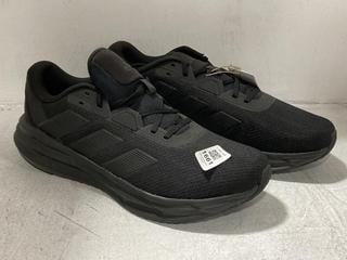 Lot 1661  
            Chesterfield SR44 - Parcel Delivery Only 

                
ALL BLACK ADIDAS ORTHOLITE TRAINERS UK SIZE 12 (LOCATION: G5)