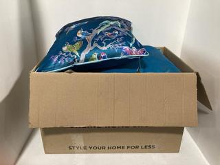 Lot 1691  
            Chesterfield SR44 - Parcel Delivery Only 

                
BOX OF ASSORTED CUSHIONS/TOWELS TO INCLUDE LLEWELYN BOWEN BIRDITY ABSURDITY CUSHI...