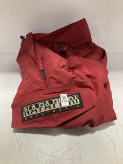 Lot 1709  
            Chesterfield SR44 - Parcel Delivery Only 

                
NAPAPIJRI GEOGRAPHIC RAINFOREST JACKET IN RED UK SIZE SMALL (LOCATION: G7)
